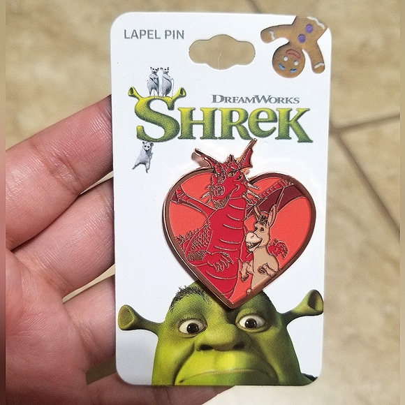 DreamWorks Shrek Donkey & Dragon Heart Lapel Pin - Picture 1 of 2